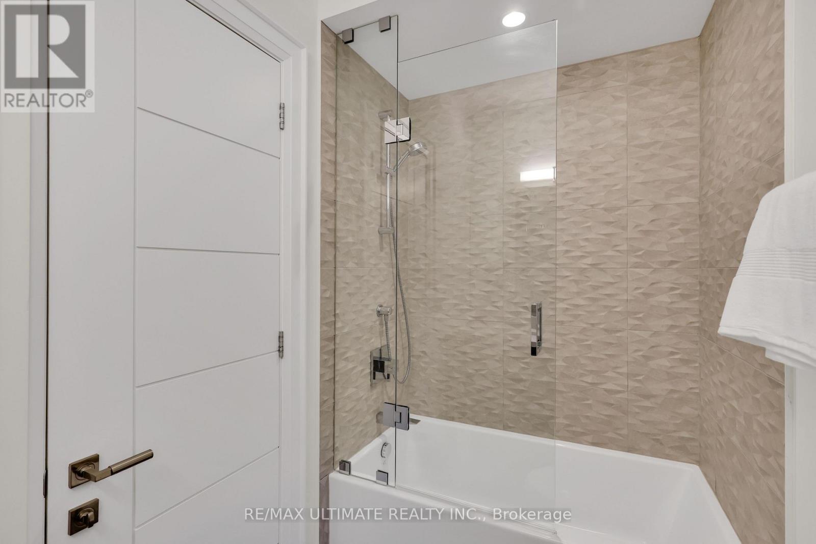 743 Glencairn Avenue, Toronto, Ontario  M6B 1Z9 - Photo 32 - C12558336