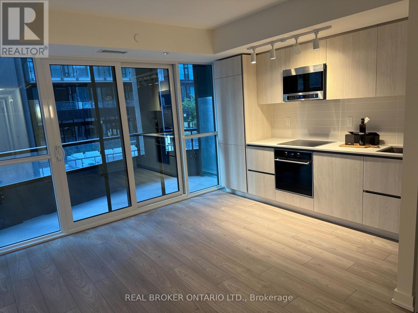 307 - 110 Broadway Avenue, Toronto, Ontario  M4P 1V7 - Photo 3 - C12558438