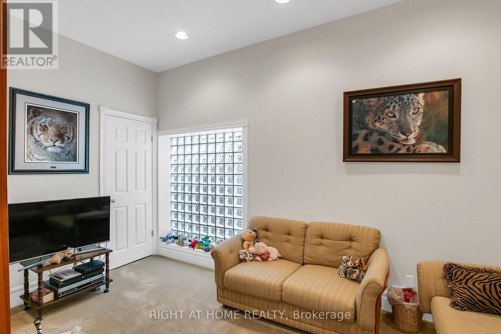 77 Ava Road, Toronto, Ontario  M6C 1V6 - Photo 11 - C12558498