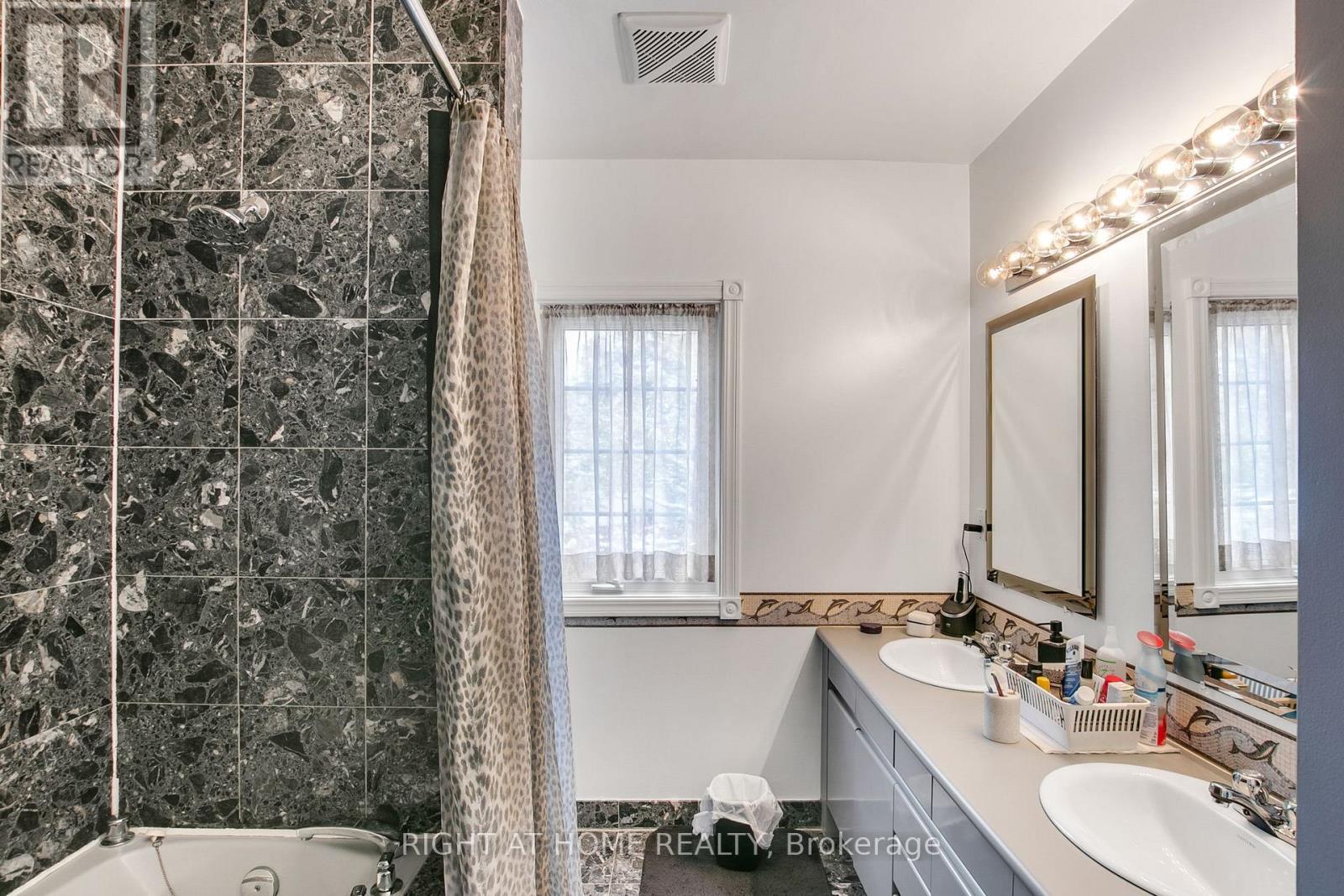 77 Ava Road, Toronto, Ontario  M6C 1V6 - Photo 21 - C12558498