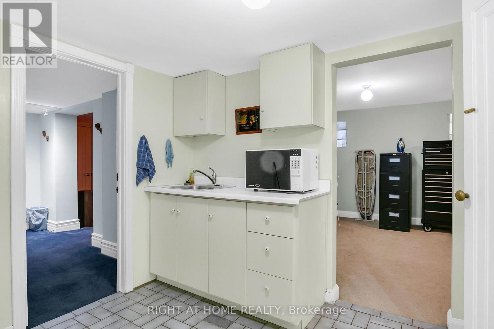 77 Ava Road, Toronto, Ontario  M6C 1V6 - Photo 25 - C12558498