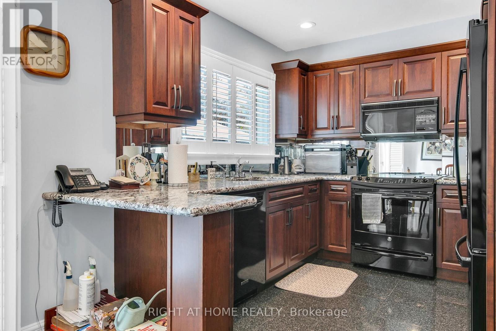 77 Ava Road, Toronto, Ontario  M6C 1V6 - Photo 7 - C12558498