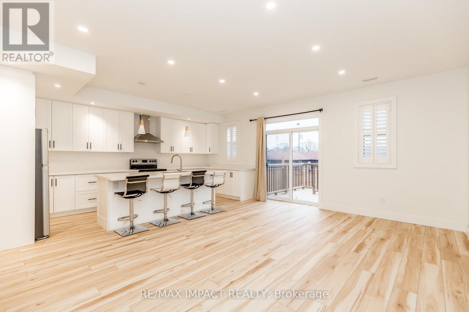 781 Oliva Street, Pickering, Ontario  L1W 2V9 - Photo 11 - E12558264