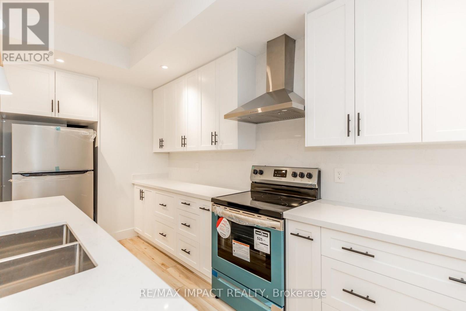 781 Oliva Street, Pickering, Ontario  L1W 2V9 - Photo 17 - E12558264