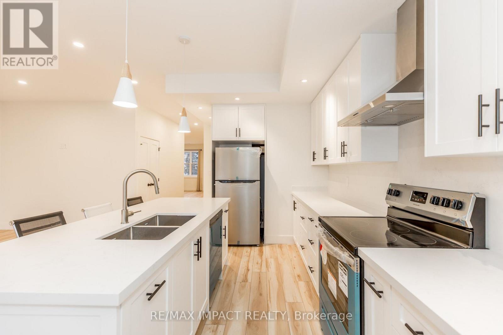 781 Oliva Street, Pickering, Ontario  L1W 2V9 - Photo 18 - E12558264