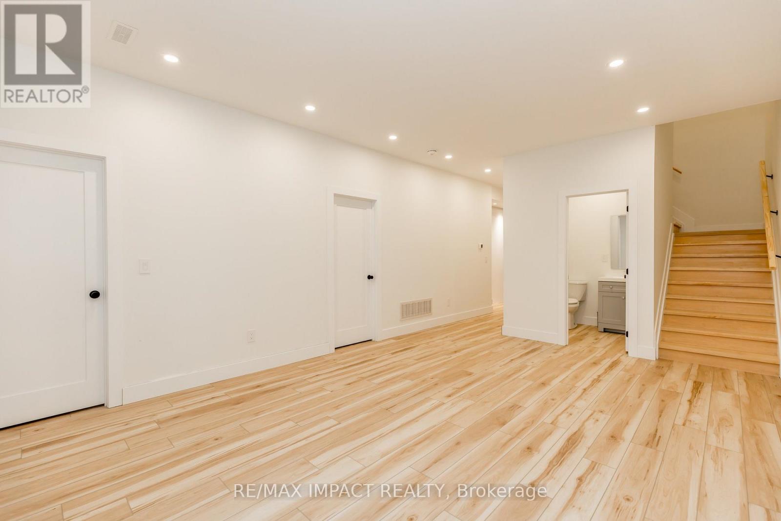 781 Oliva Street, Pickering, Ontario  L1W 2V9 - Photo 5 - E12558264