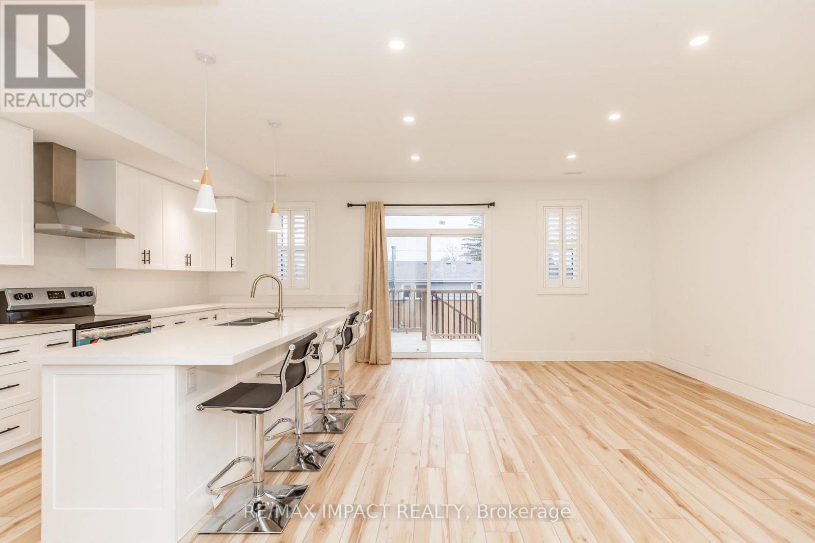 781 Oliva Street, Pickering, Ontario  L1W 2V9 - Photo 8 - E12558264