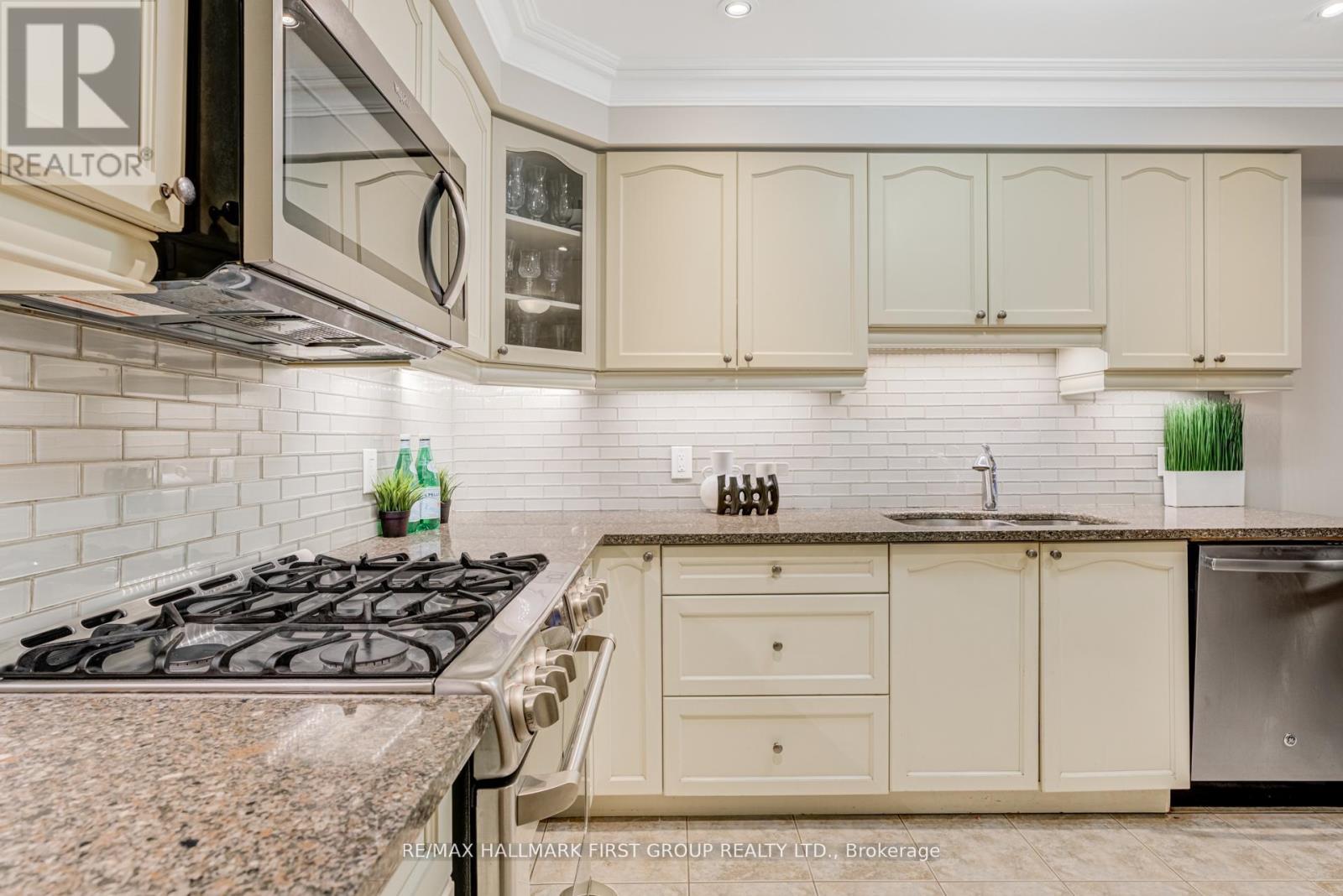 6 Lander Crescent, Clarington, Ontario  L1C 0L4 - Photo 8 - E12558278