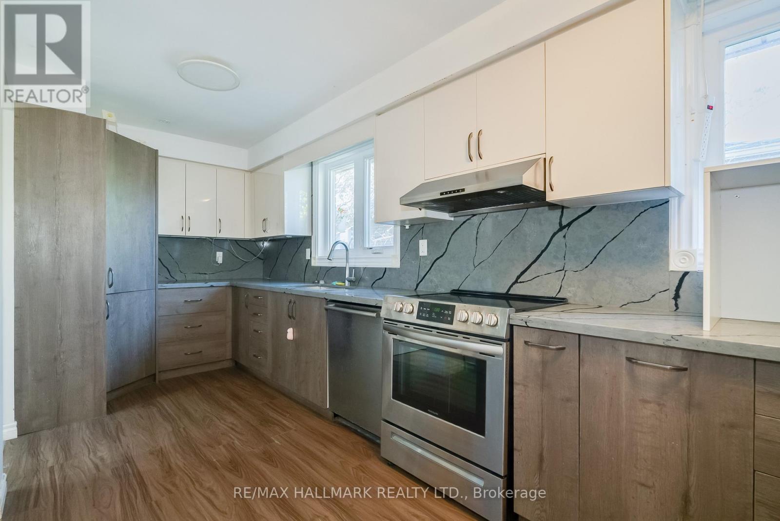 Main Floor - 188 Upper Canada Drive, Toronto, Ontario  M2P 1S8 - Photo 8 - C12528752