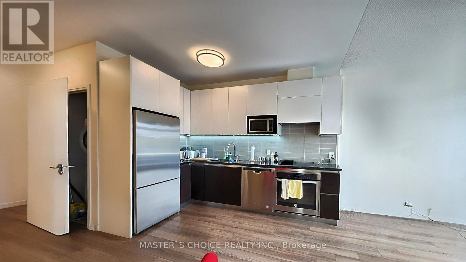 318 - 15 Water Walk Drive, Markham, Ontario  L6G 0G2 - Photo 3 - N12504908