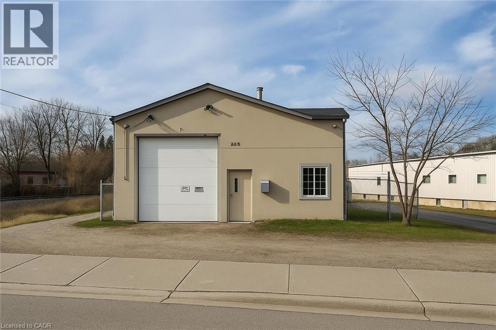 228 S Madison Avenue S, Kitchener, Ontario  N2G 3M8 - Photo 1 - 40789275