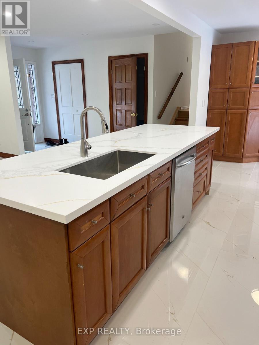 224 Park Avenue, East Gwillimbury, Ontario  L9N 1L9 - Photo 10 - N12558368