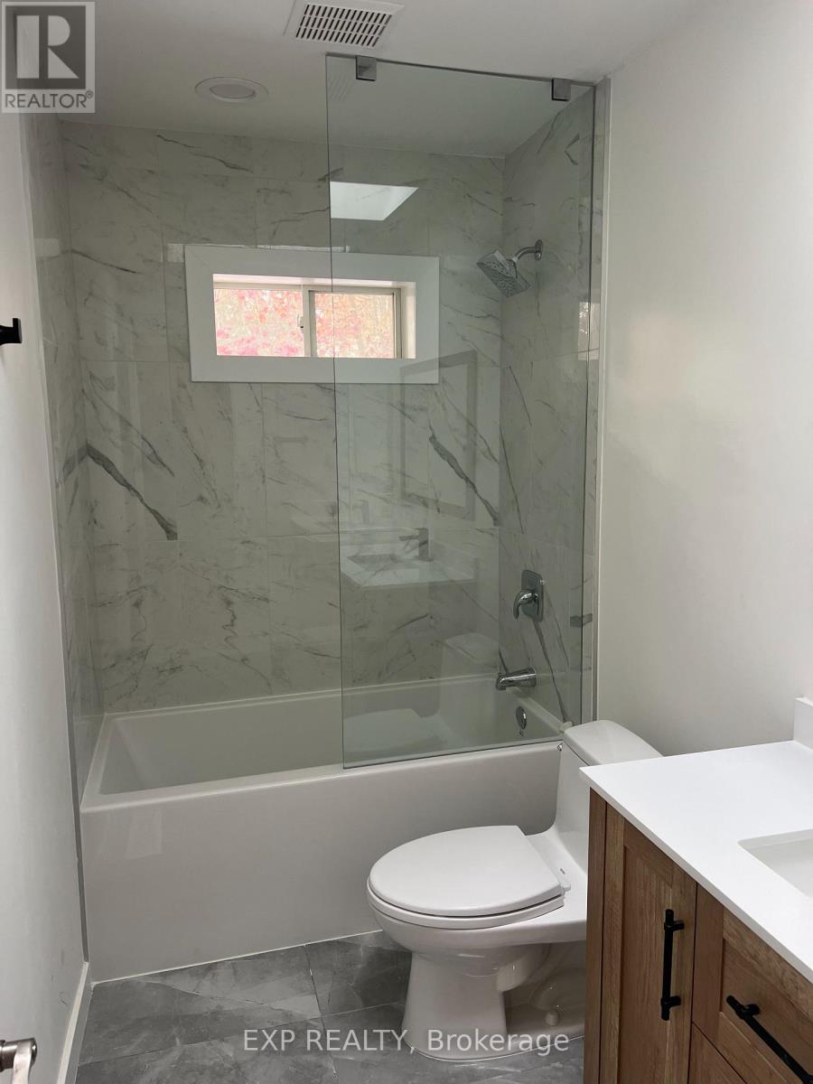 224 Park Avenue, East Gwillimbury, Ontario  L9N 1L9 - Photo 16 - N12558368