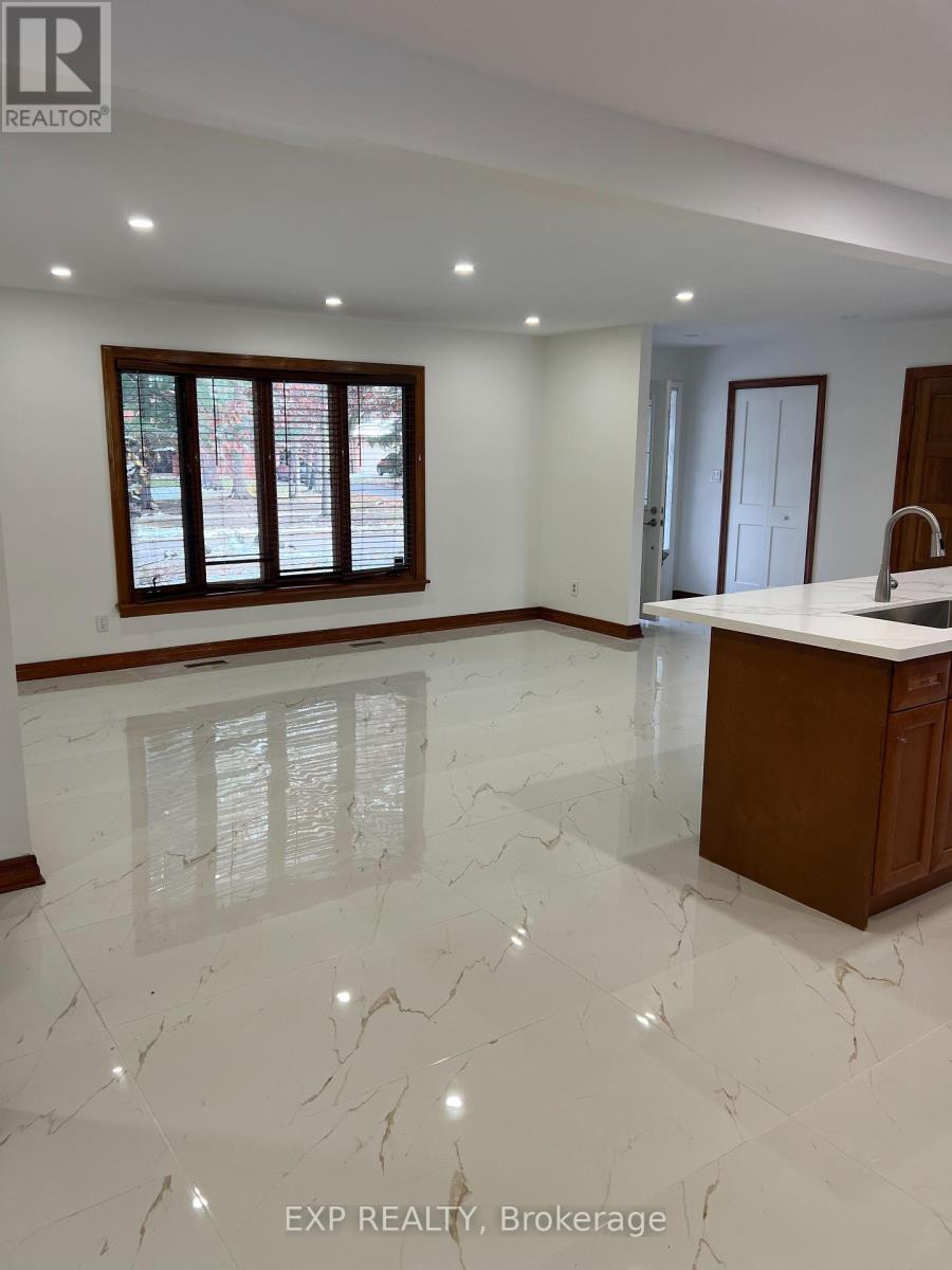 224 Park Avenue, East Gwillimbury, Ontario  L9N 1L9 - Photo 3 - N12558368