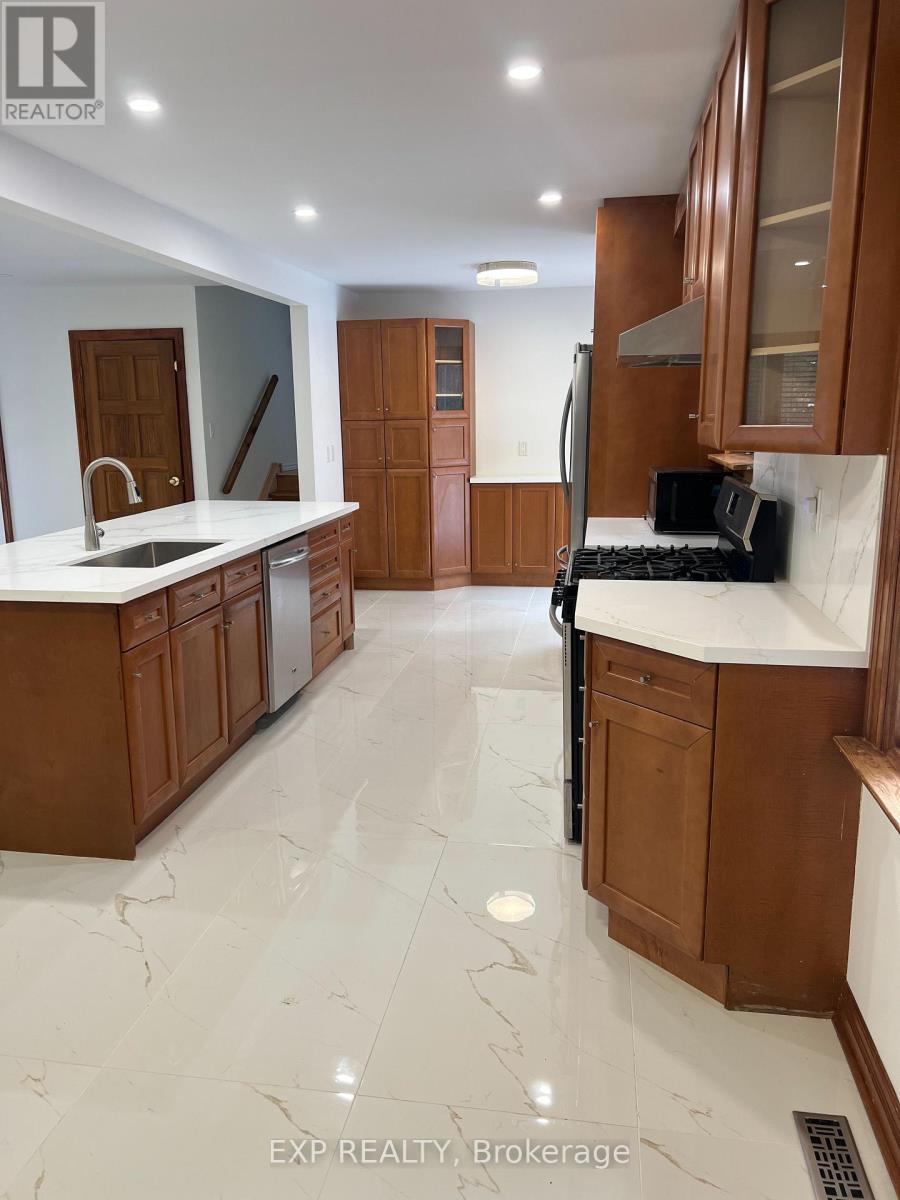 224 Park Avenue, East Gwillimbury, Ontario  L9N 1L9 - Photo 4 - N12558368