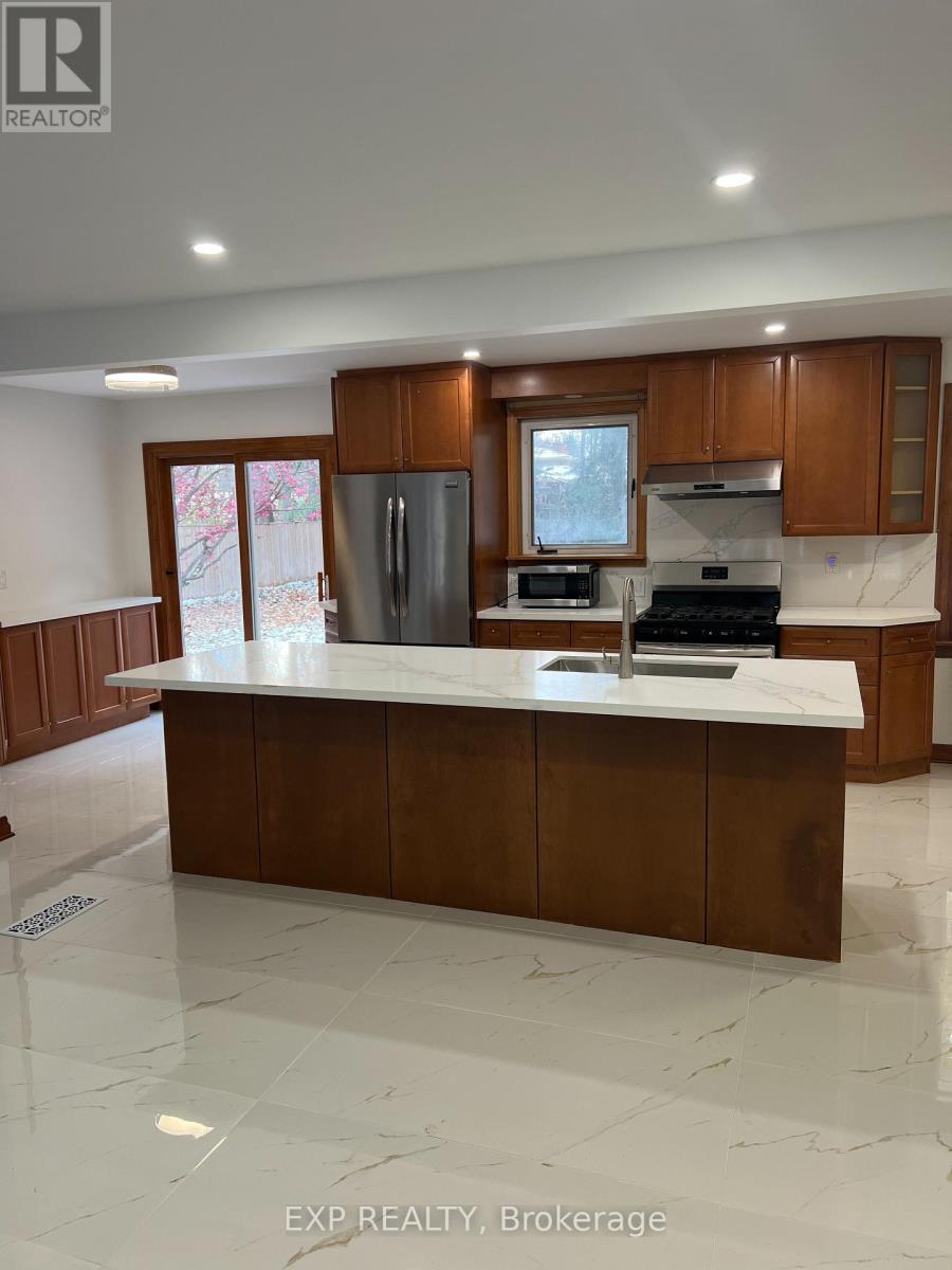 224 Park Avenue, East Gwillimbury, Ontario  L9N 1L9 - Photo 5 - N12558368