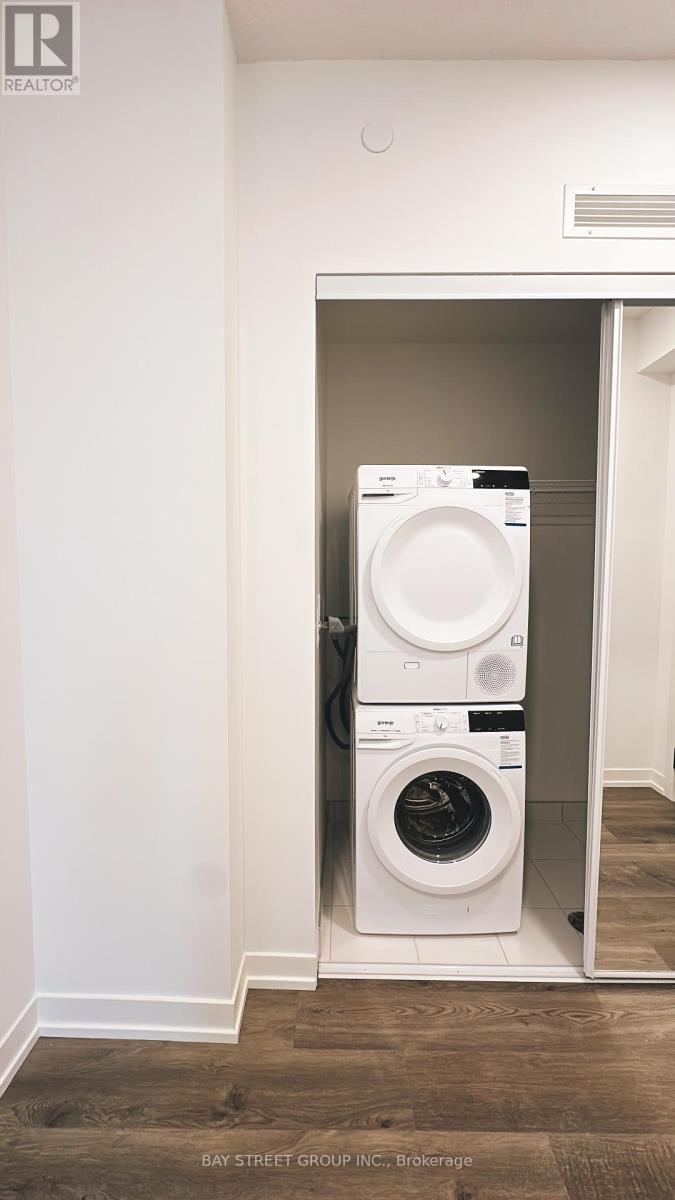 1709 - 8 Interchange Way, Vaughan, Ontario  L4K 5Z7 - Photo 13 - N12558370