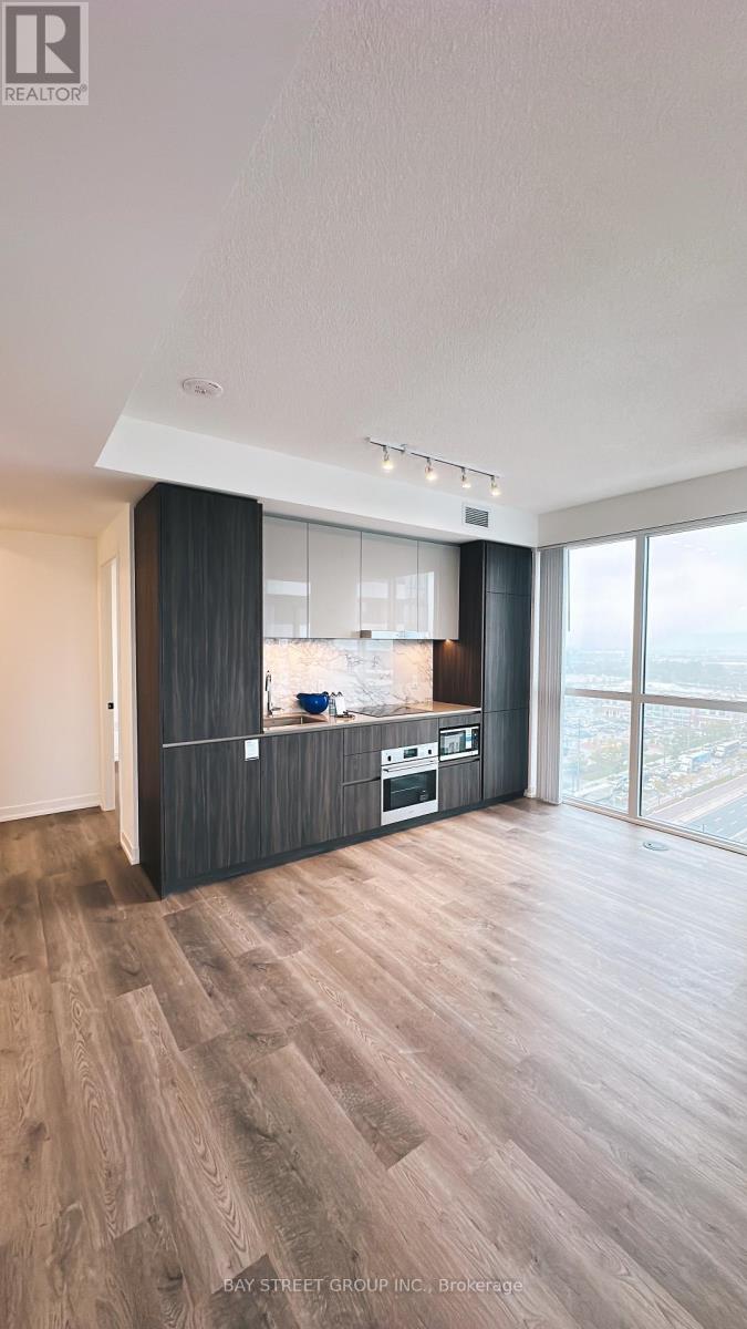 1709 - 8 Interchange Way, Vaughan, Ontario  L4K 5Z7 - Photo 5 - N12558370