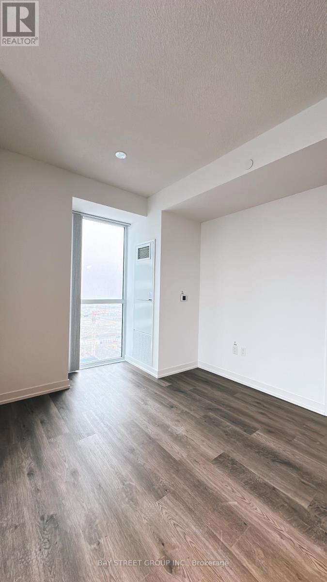 1709 - 8 Interchange Way, Vaughan, Ontario  L4K 5Z7 - Photo 8 - N12558370