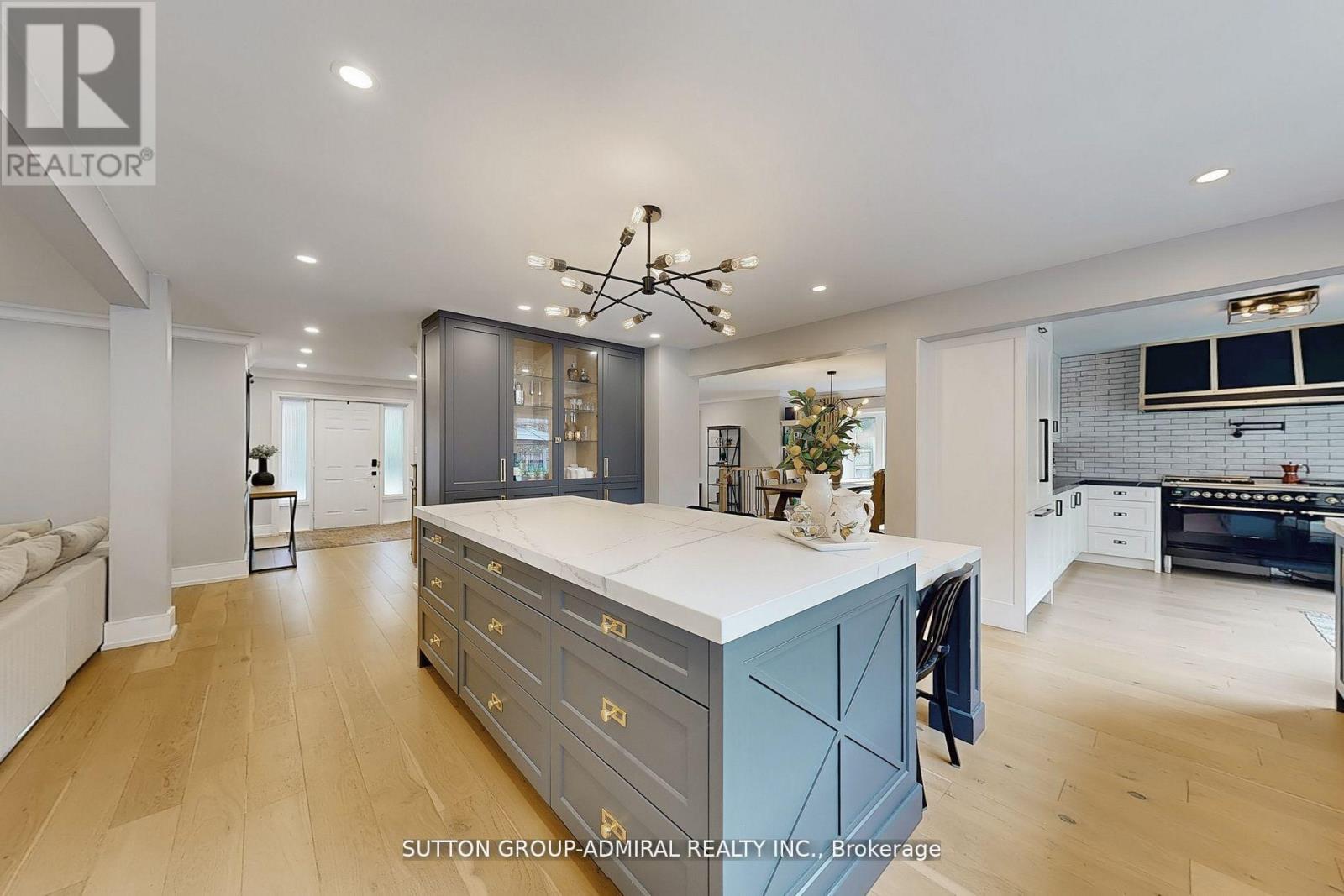 18 Tannery Court, Richmond Hill, Ontario  L4C 7V4 - Photo 11 - N12558410