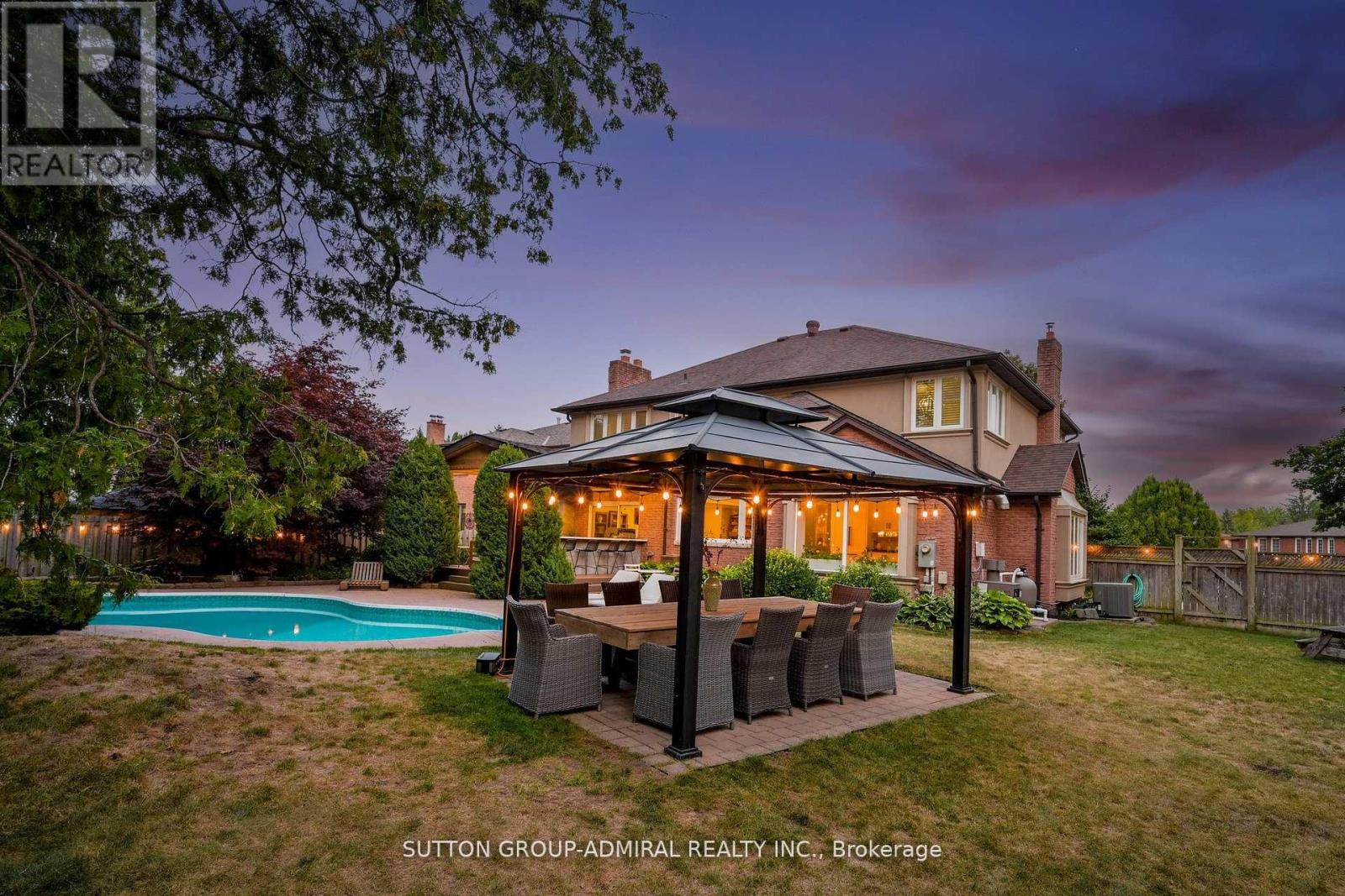 18 Tannery Court, Richmond Hill, Ontario  L4C 7V4 - Photo 3 - N12558410