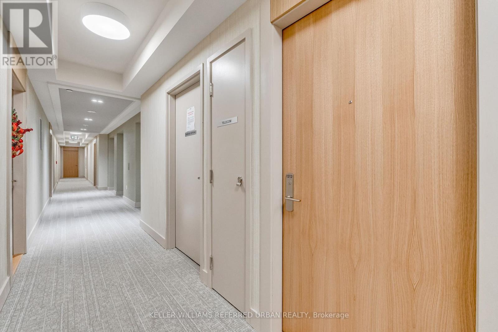 1212 - 8960 Jane Street, Vaughan, Ontario  L4K 2M9 - Photo 2 - N12558494