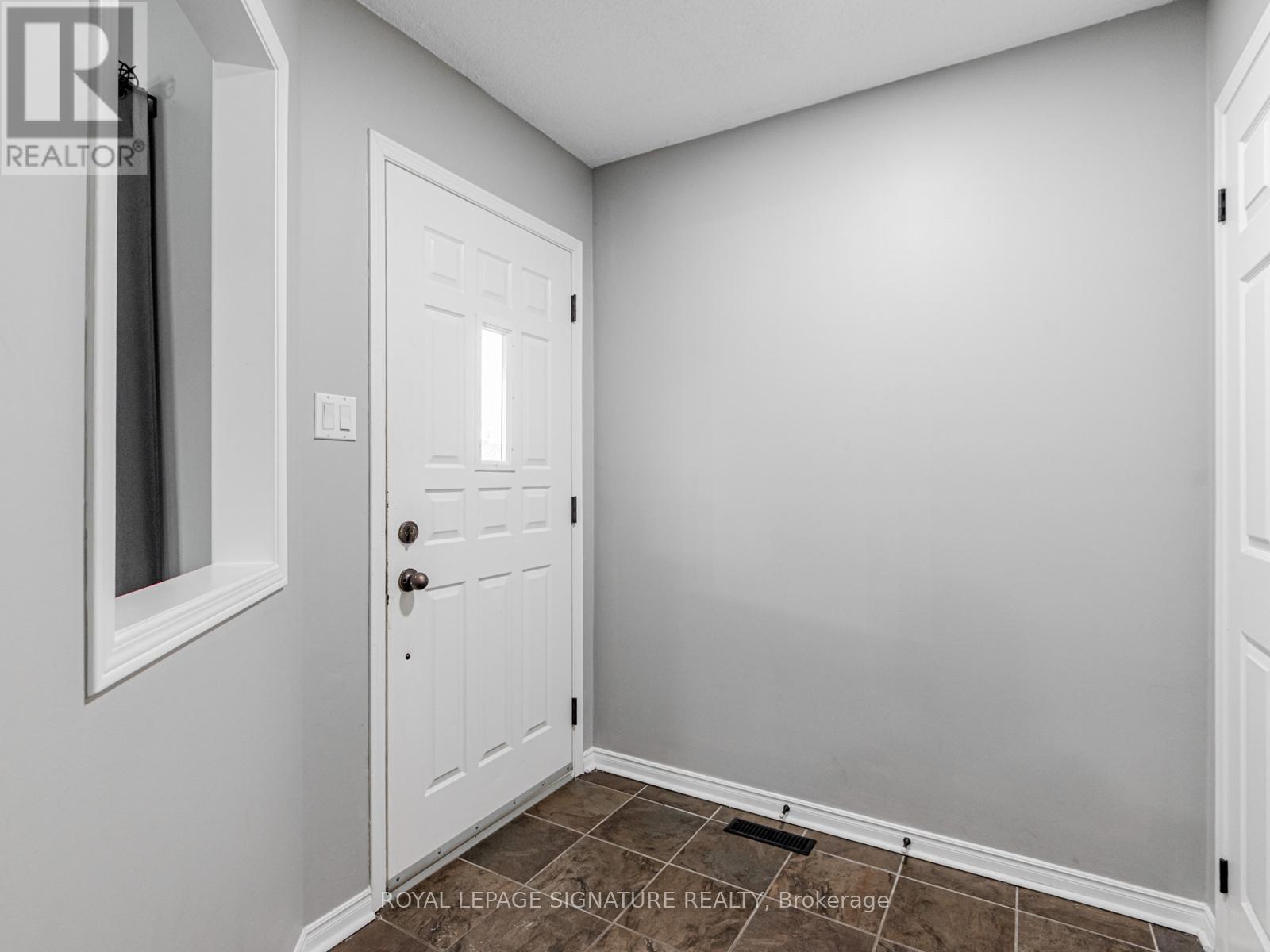 10 Laidlaw Drive, Barrie (West Bayfield), Ontario  L4N 7S1 - Photo 4 - S12558262