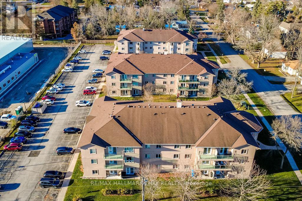 203 - 125 Bond Street, Orillia, Ontario  L3V 1J7 - Photo 2 - S12558394