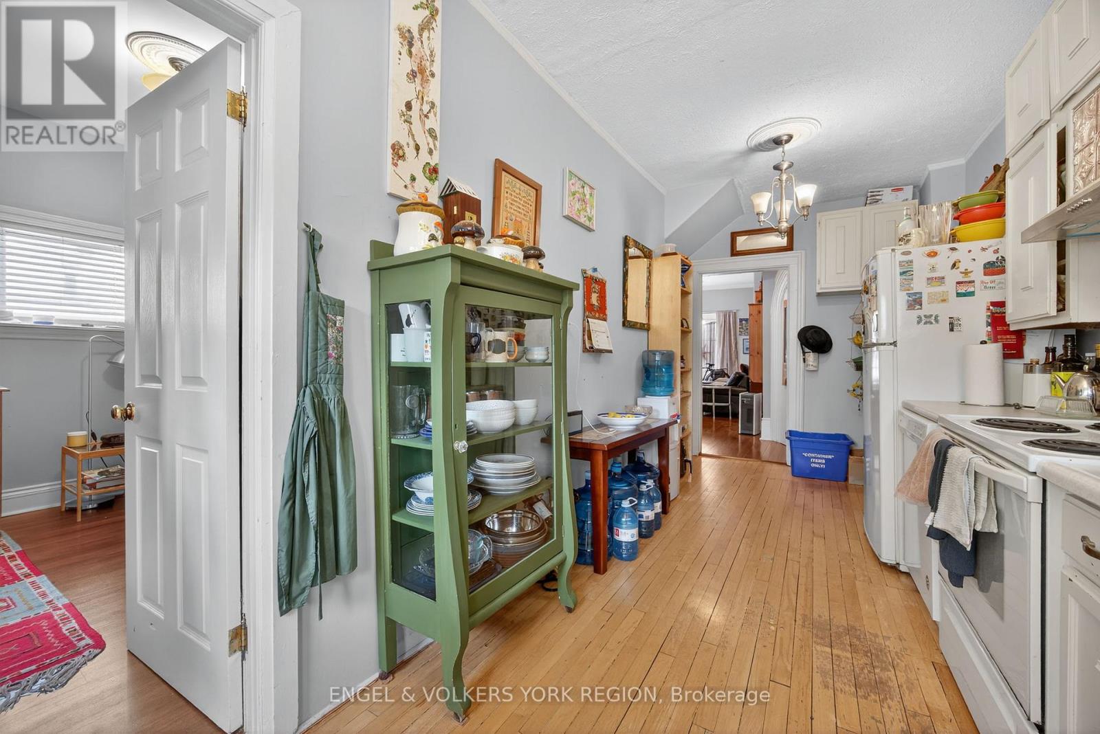 64 High Street, Barrie (Queen's Park), Ontario  L4N 1W4 - Photo 12 - S12558474