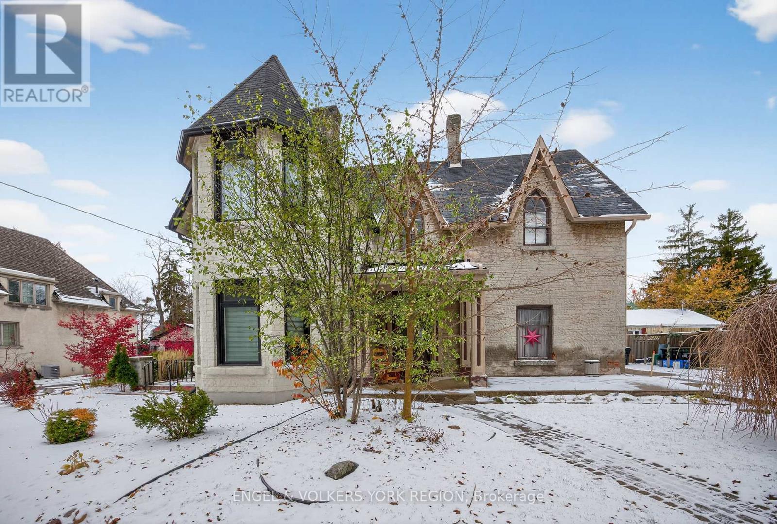 64 High Street, Barrie (Queen's Park), Ontario  L4N 1W4 - Photo 2 - S12558474