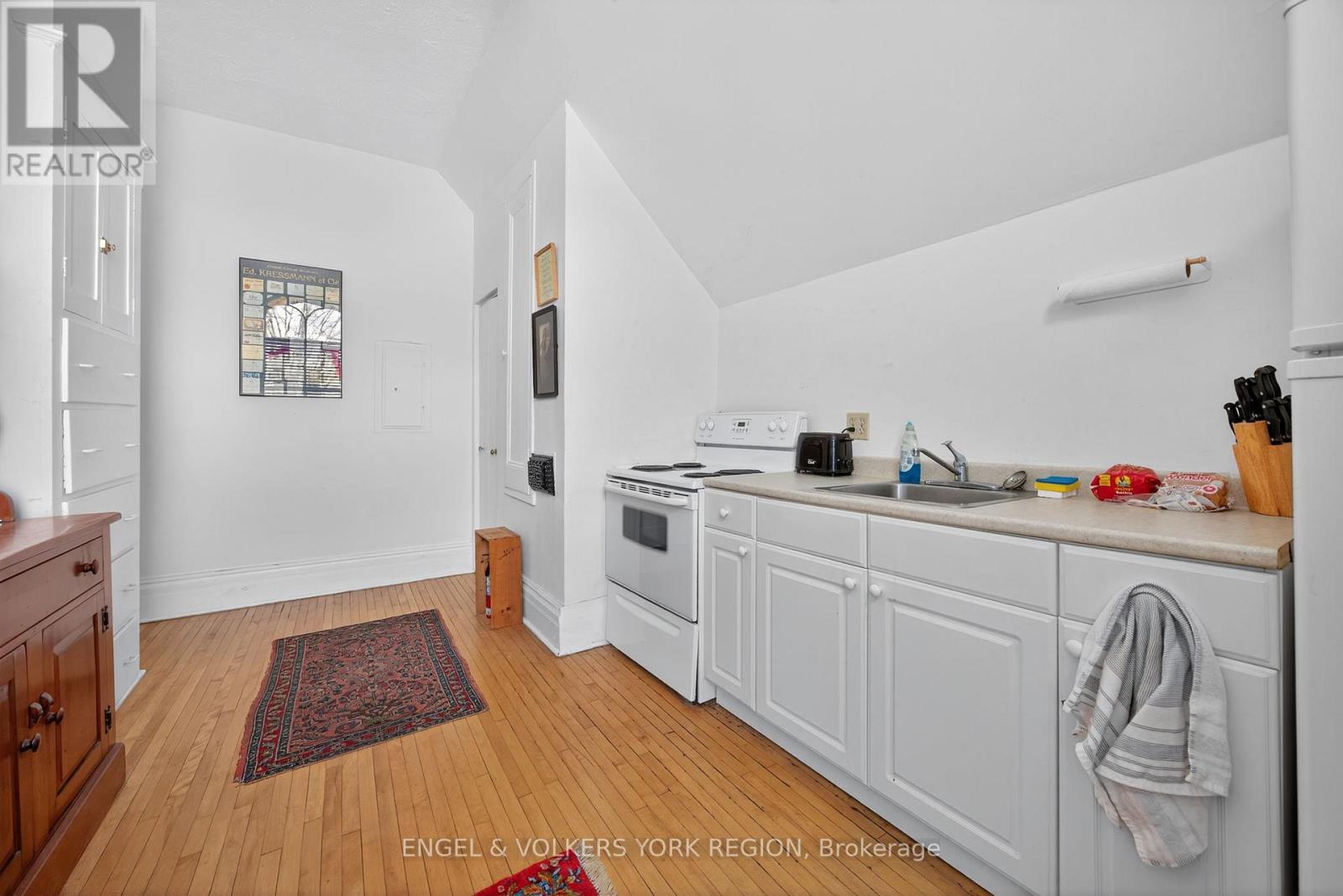 64 High Street, Barrie (Queen's Park), Ontario  L4N 1W4 - Photo 25 - S12558474