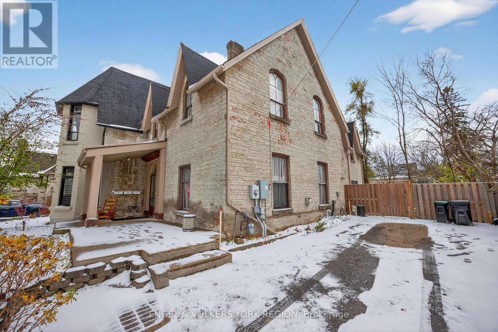 64 High Street, Barrie (Queen's Park), Ontario  L4N 1W4 - Photo 5 - S12558474