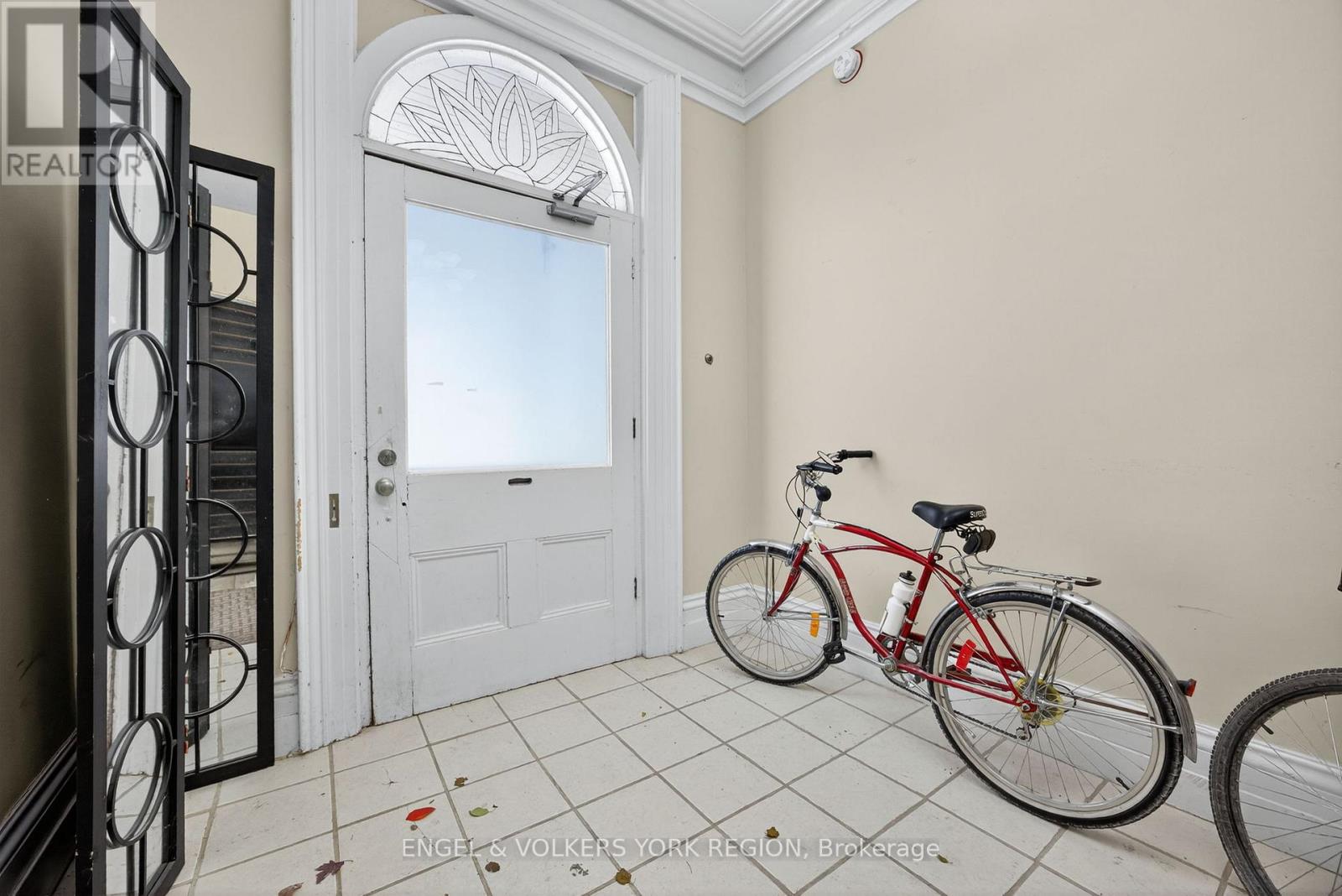 64 High Street, Barrie (Queen's Park), Ontario  L4N 1W4 - Photo 8 - S12558474