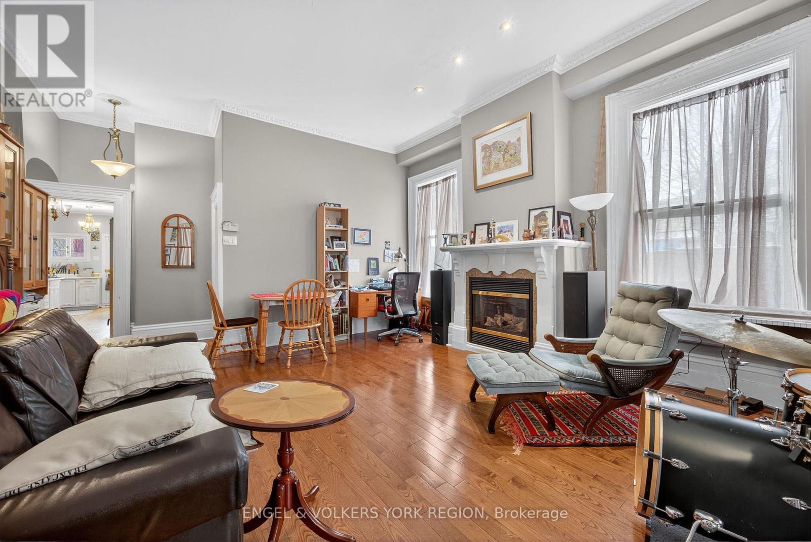 64 High Street, Barrie (Queen's Park), Ontario  L4N 1W4 - Photo 9 - S12558474