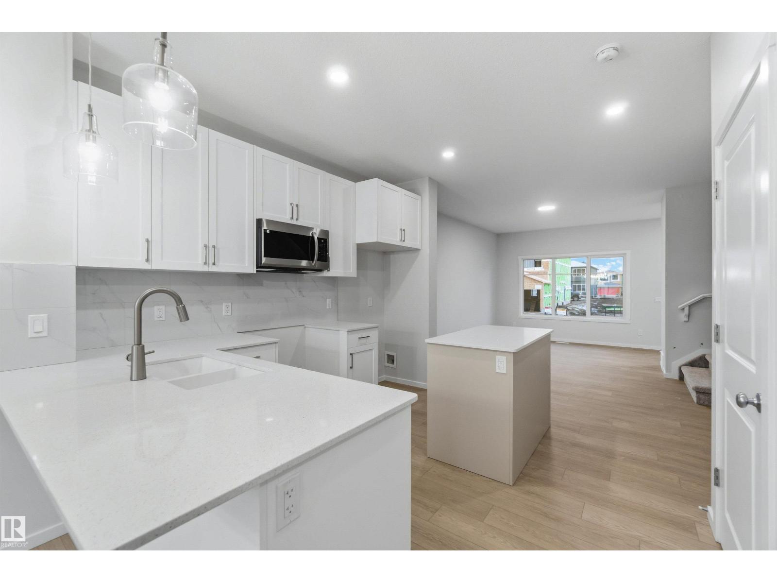 9083 Elves Lo Nw, Edmonton, Alberta  T6M 3G4 - Photo 5 - E4452129