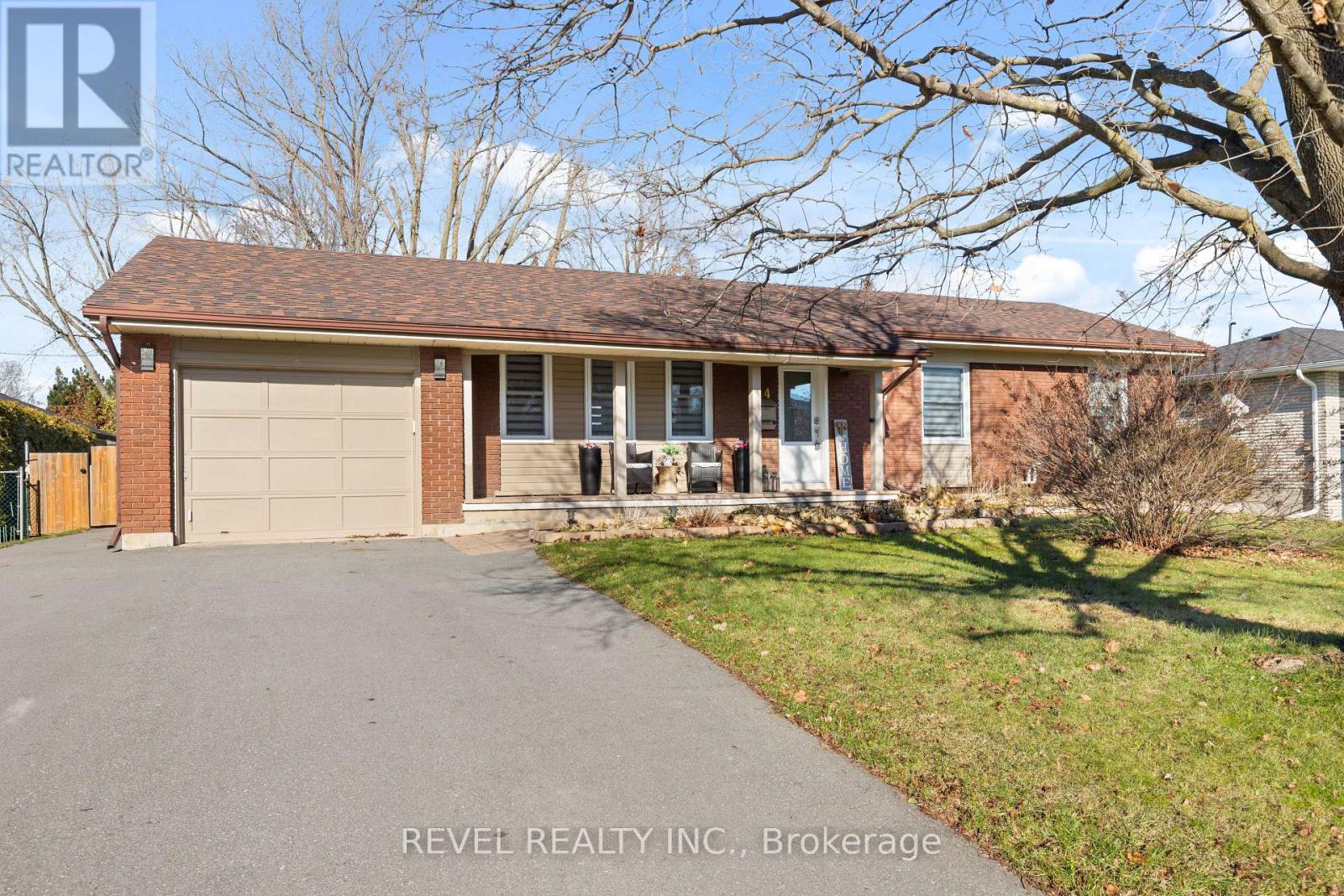 24 WELDON COURT, Kawartha Lakes, Ontario