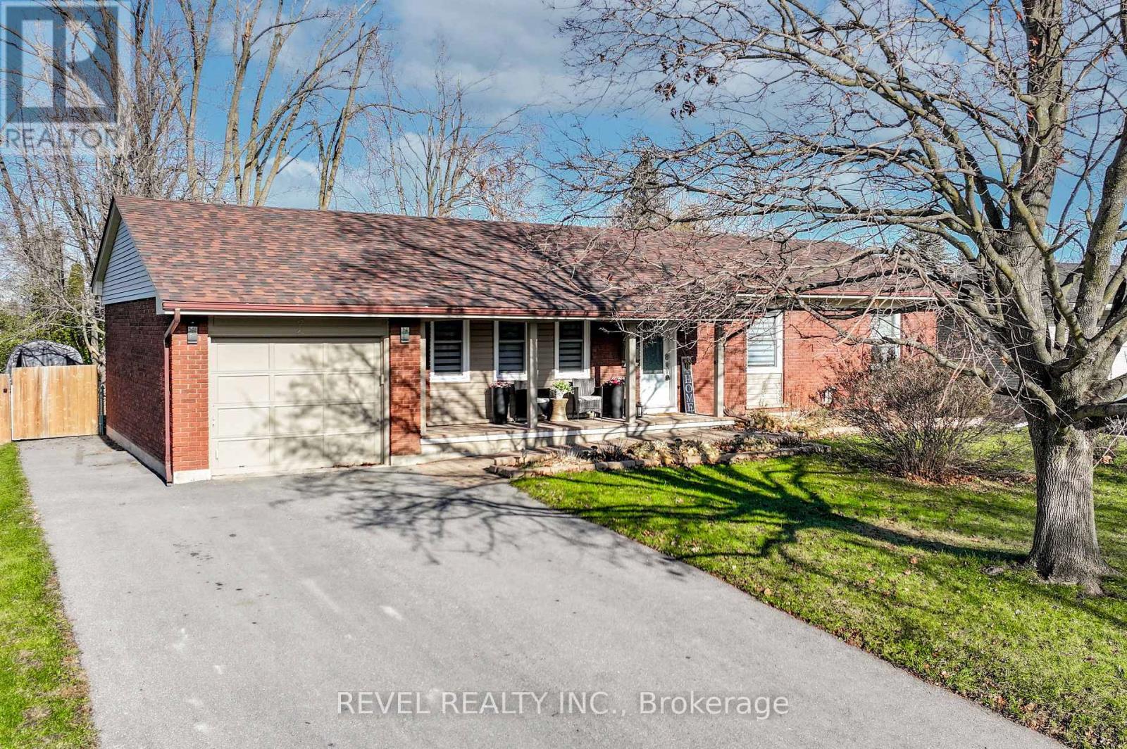 24 Weldon Court, Kawartha Lakes, Ontario  K9V 4P1 - Photo 2 - X12558566