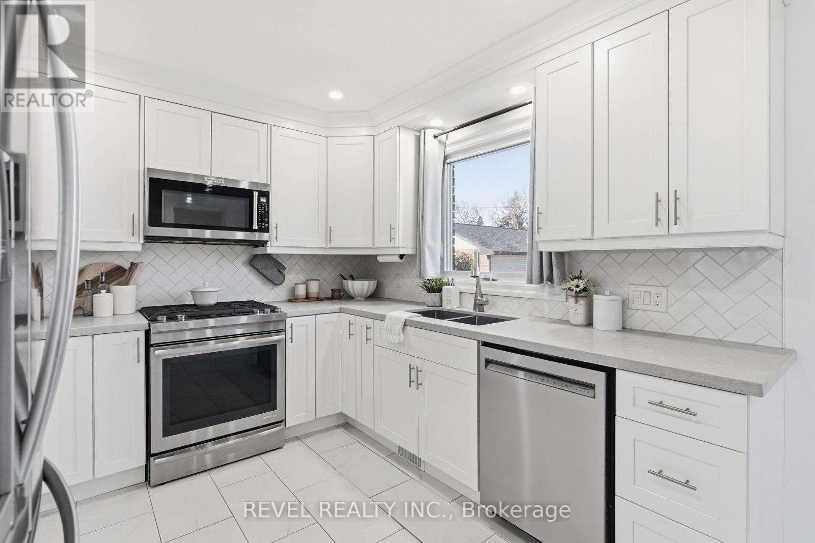 24 Weldon Court, Kawartha Lakes, Ontario  K9V 4P1 - Photo 21 - X12558566