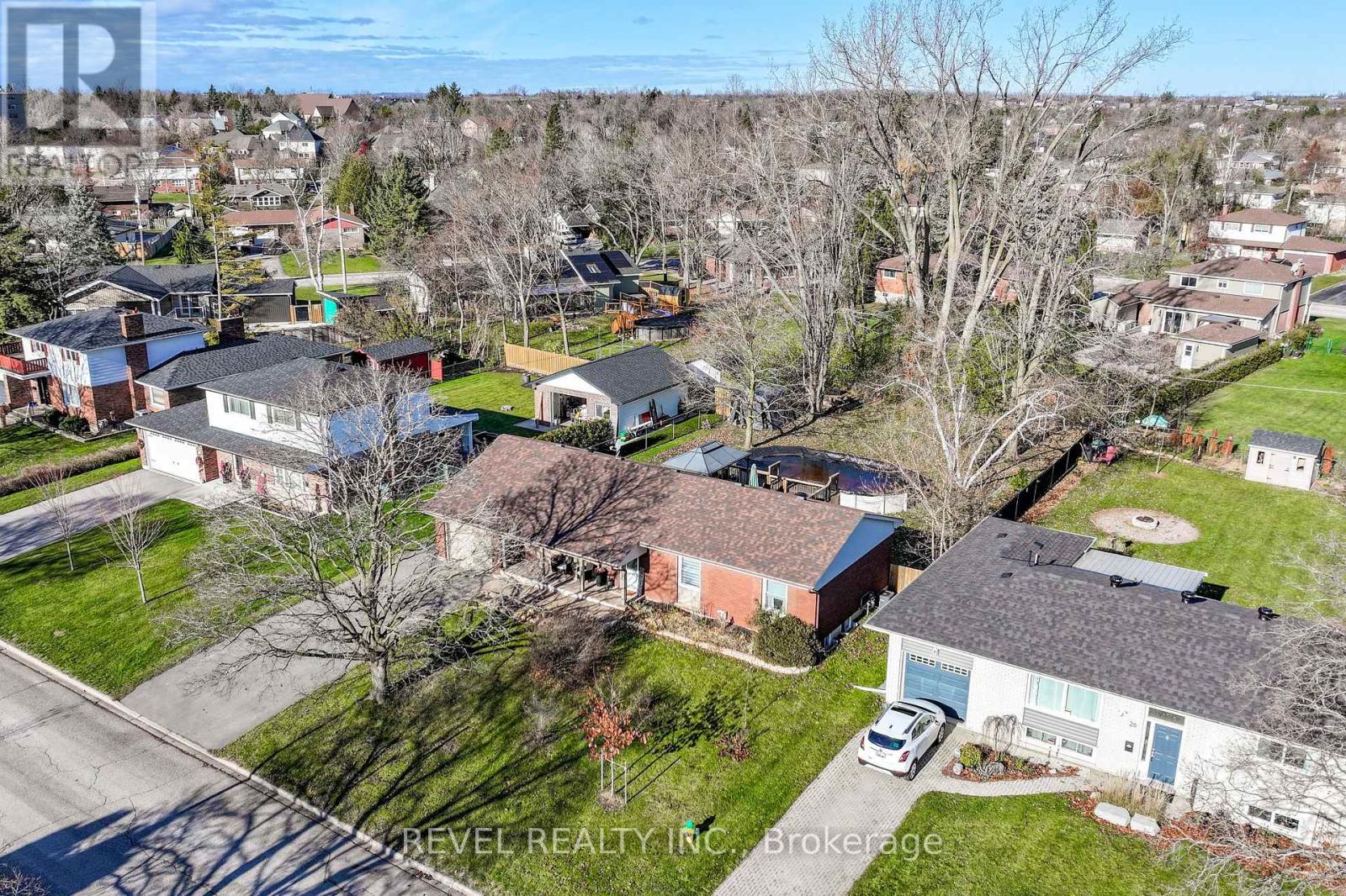 24 Weldon Court, Kawartha Lakes, Ontario  K9V 4P1 - Photo 3 - X12558566