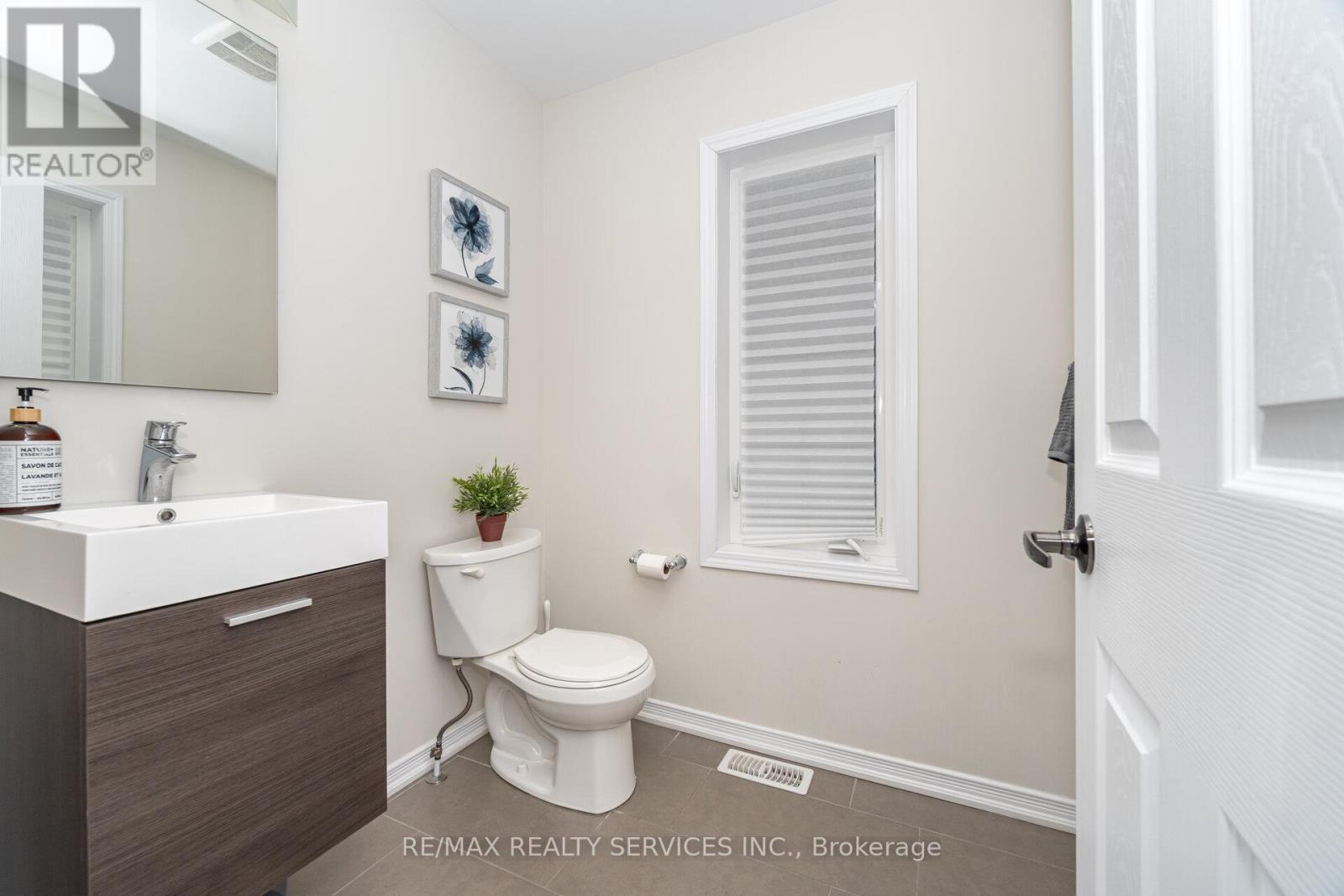 144 Baffin Crescent, Brampton, Ontario  L7A 0C7 - Photo 25 - W12557456