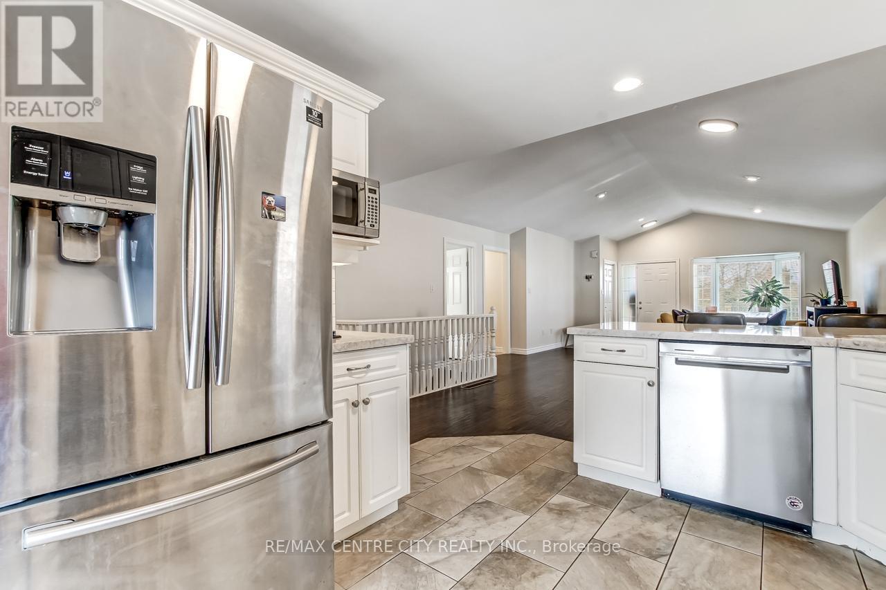 5 Faith Boulevard, St. Thomas, Ontario  N5R 6M2 - Photo 10 - X12558520