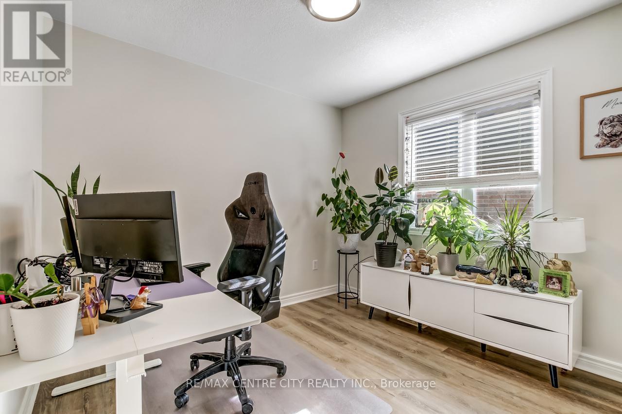 5 Faith Boulevard, St. Thomas, Ontario  N5R 6M2 - Photo 14 - X12558520