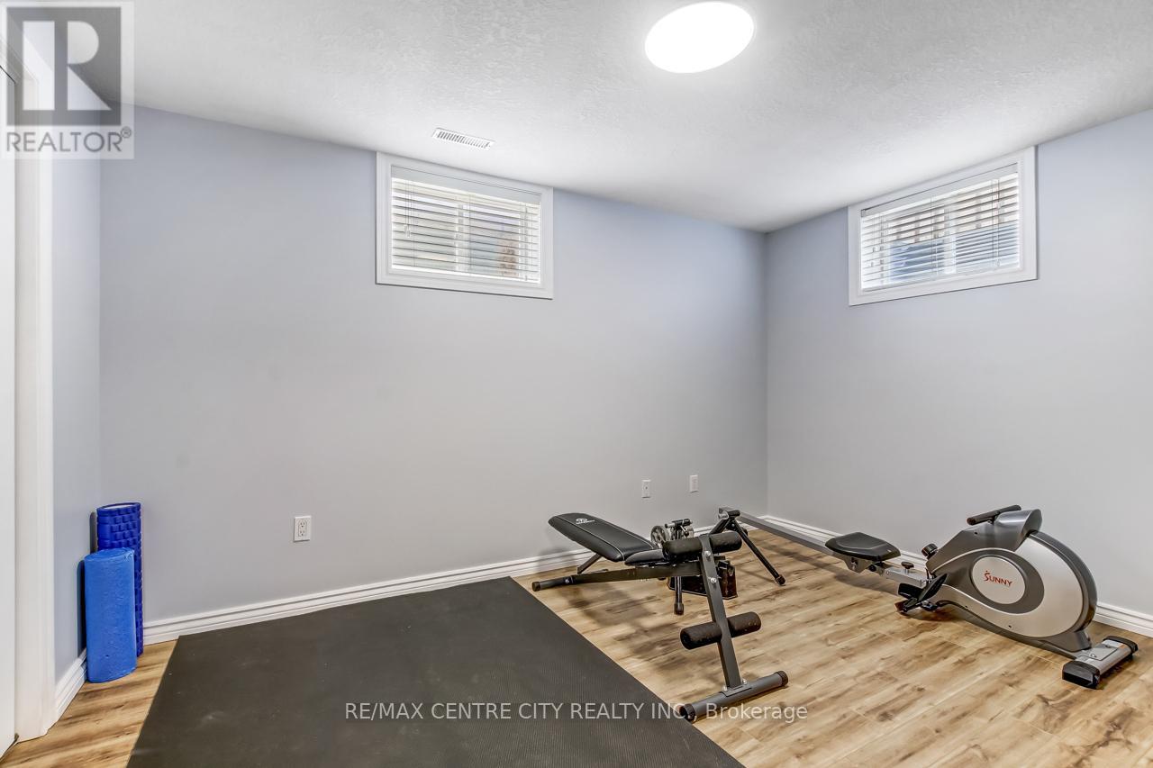5 Faith Boulevard, St. Thomas, Ontario  N5R 6M2 - Photo 18 - X12558520