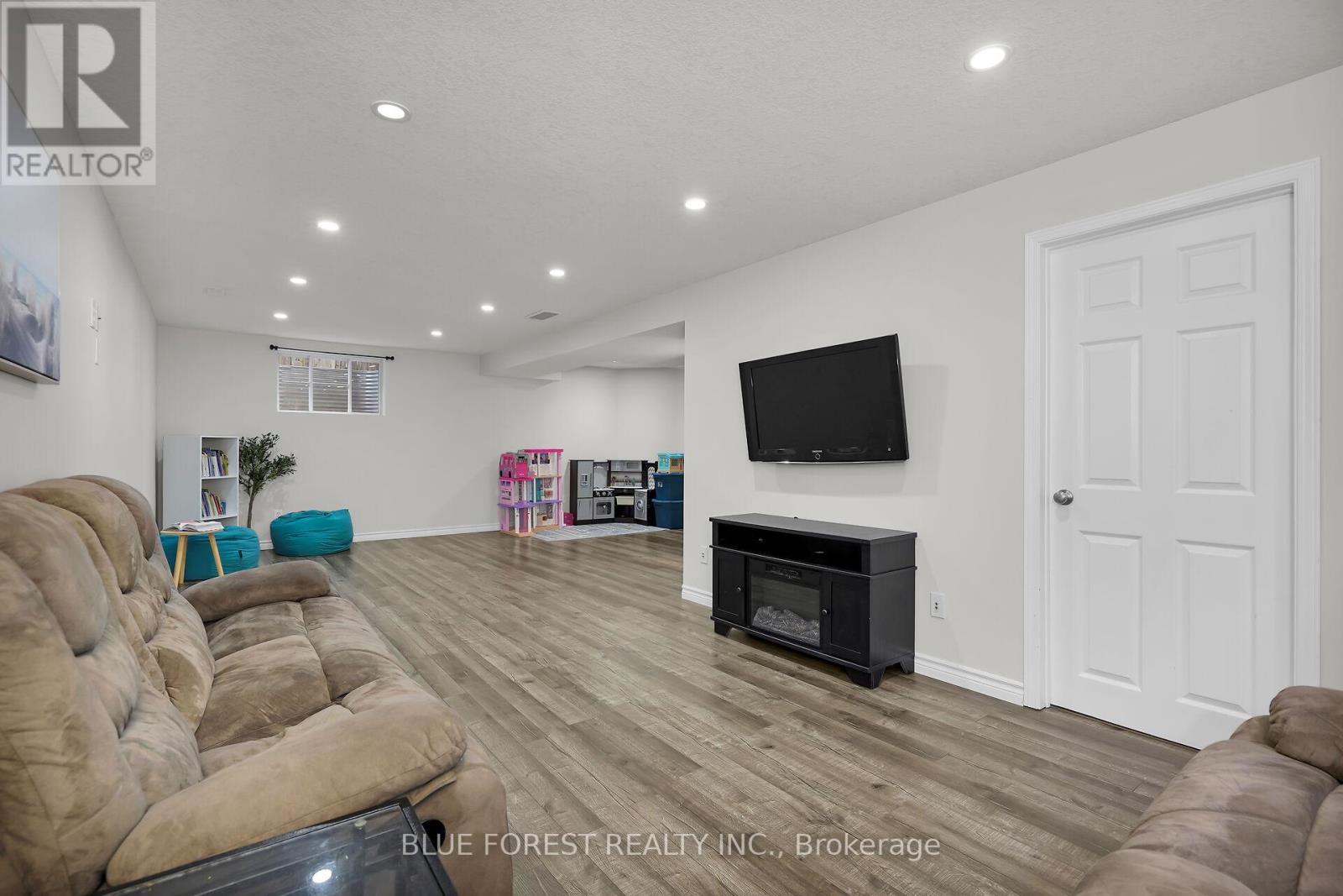 2408 Asima Drive, London South, Ontario  N6M 0B3 - Photo 34 - X12558526