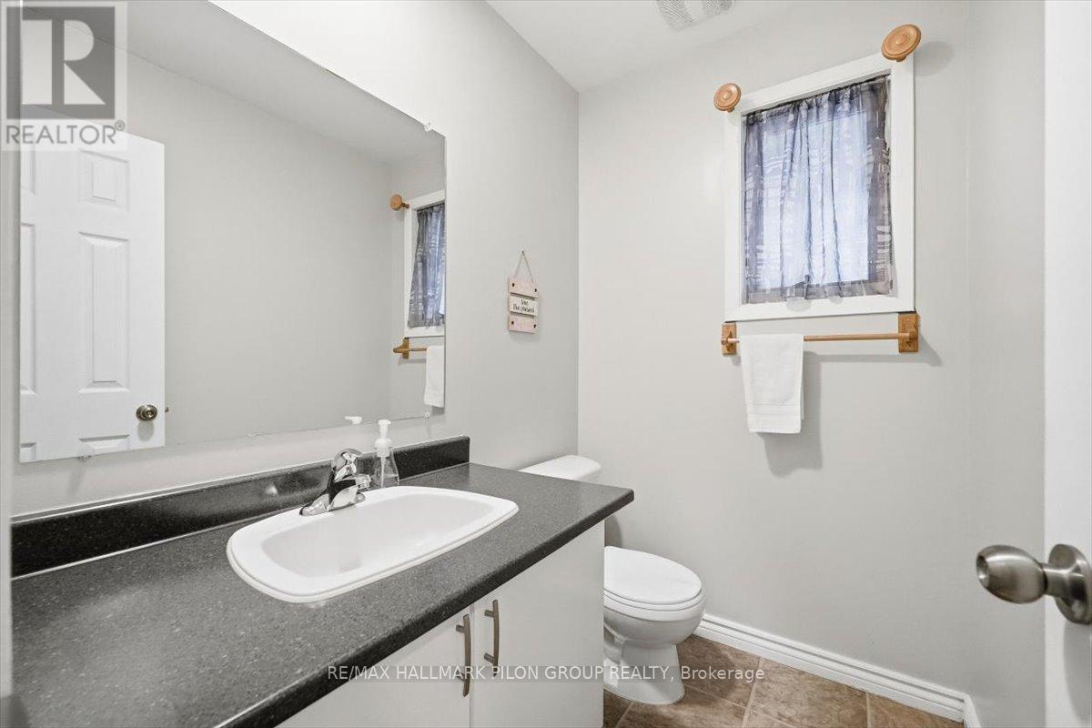 420 Valade Crescent, Ottawa, Ontario  K4A 2W2 - Photo 10 - X12558624