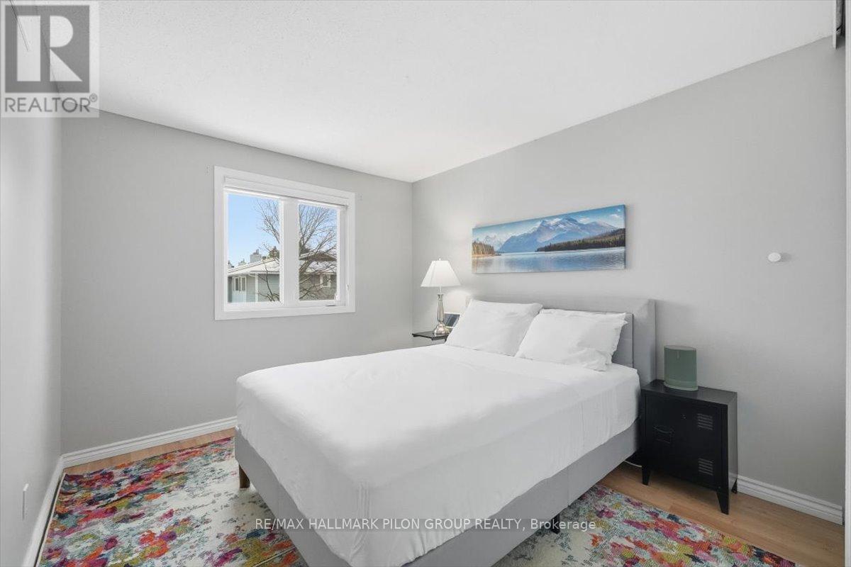 420 Valade Crescent, Ottawa, Ontario  K4A 2W2 - Photo 16 - X12558624