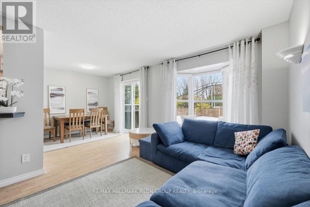 420 Valade Crescent, Ottawa, Ontario  K4A 2W2 - Photo 8 - X12558624