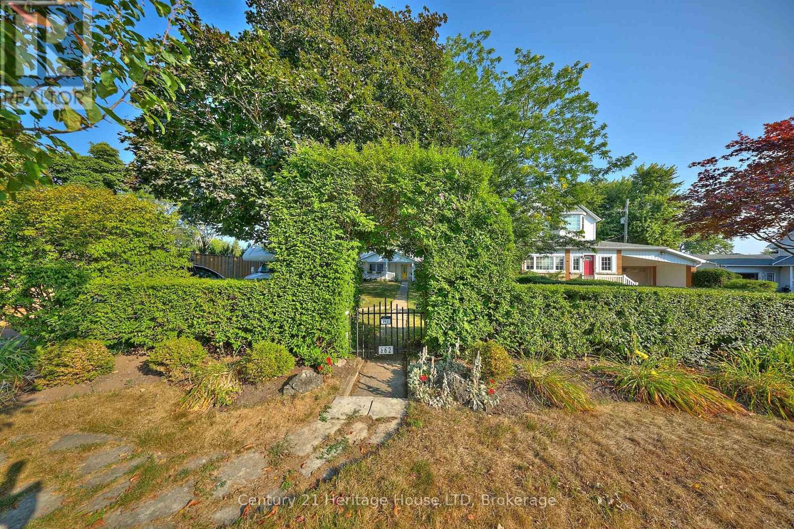 662 Lakeshore Road, Fort Erie, Ontario  L2A 1B9 - Photo 6 - X12545772