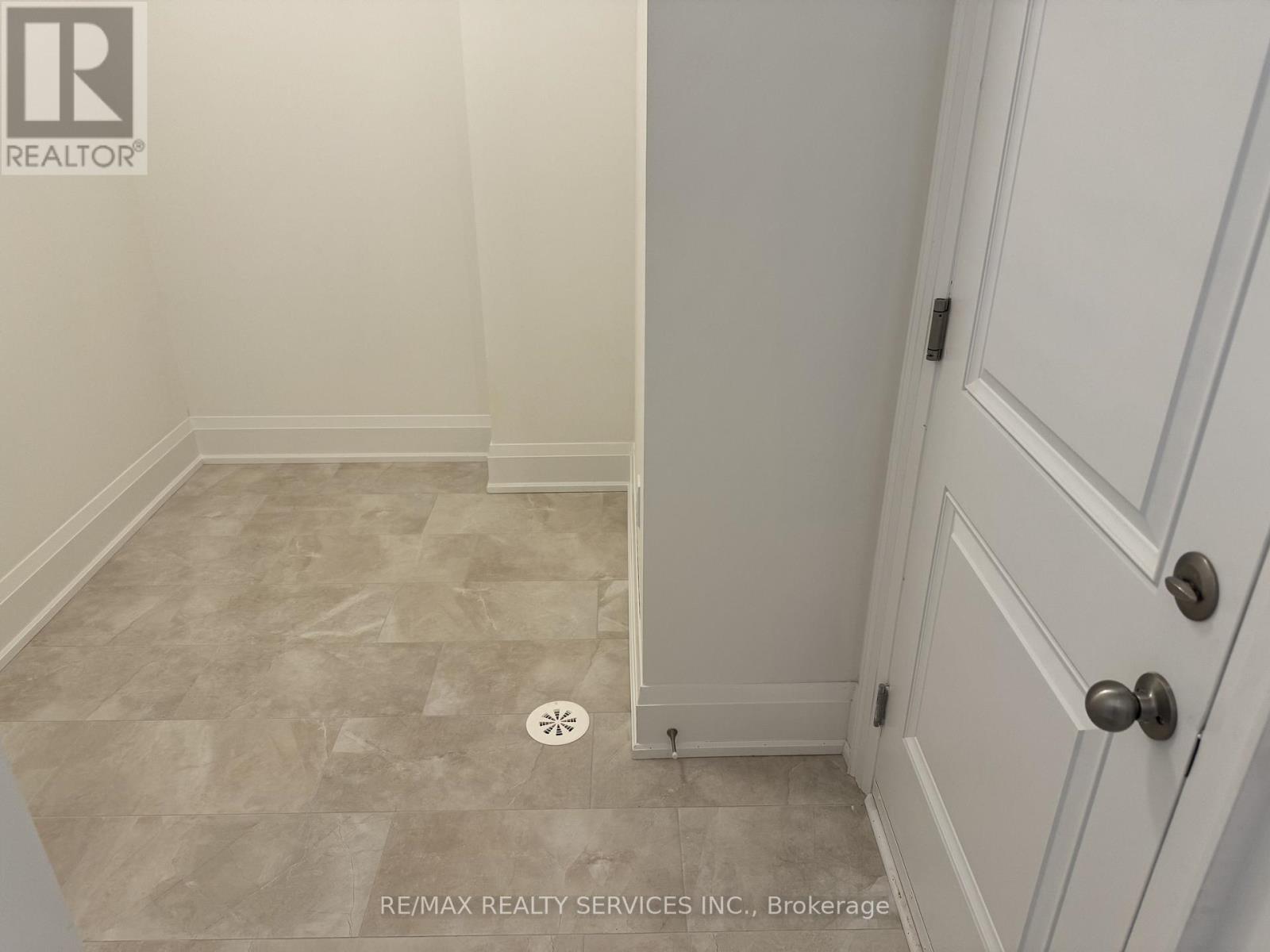 3299 Taha Gardens, Oakville, Ontario  L6M 4K1 - Photo 13 - W12558284