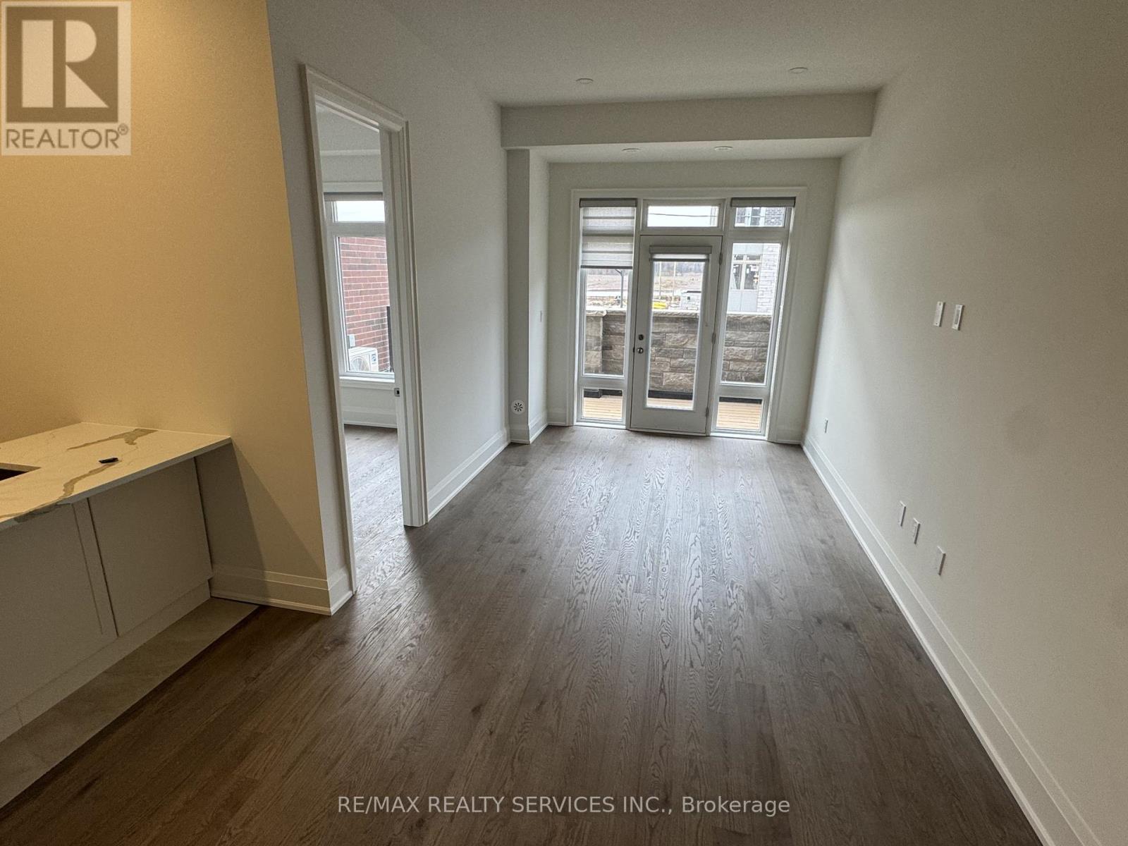 3299 Taha Gardens, Oakville, Ontario  L6M 4K1 - Photo 3 - W12558284